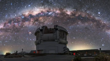 مشهد مذهل بتشيلي.. مرصد جيميني يلتقط صورة نادرة توثق تشابك النجوم في السماء